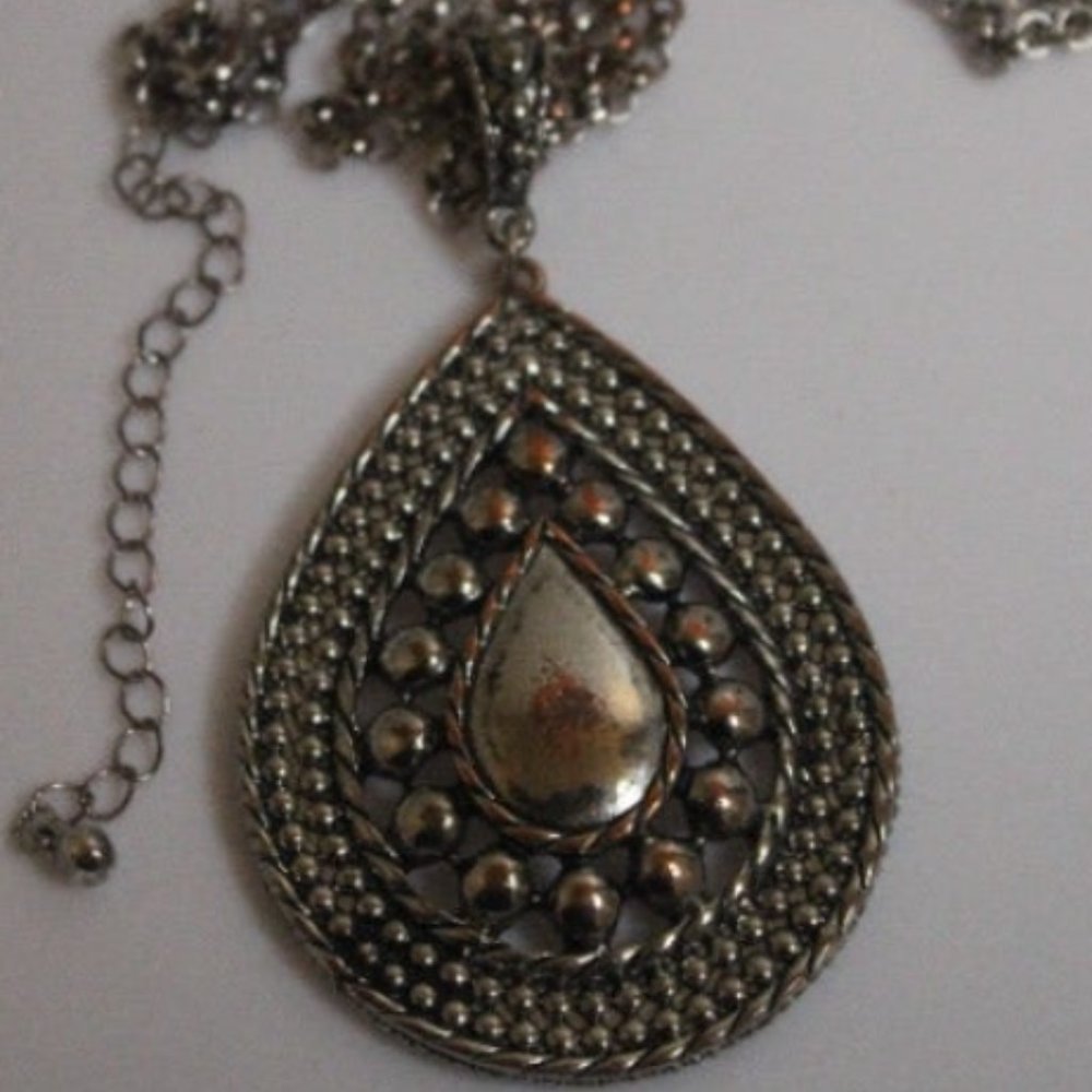 Long silver neckace